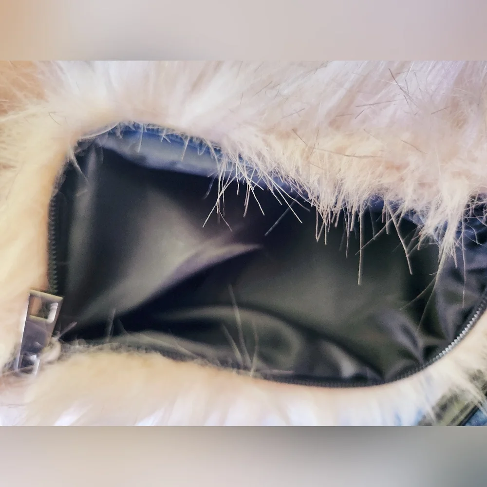 Pink Faux Fur Clutch Purse Soft Girl Coquette Barbiecore Pastel Bag Y2K Glam - Picture 3 of 3